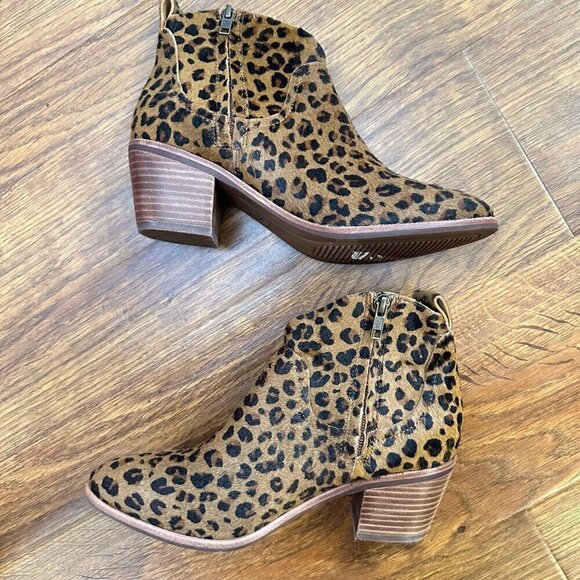 UGG Women's Kingsburg Leopard Boots 8 - Picture 9 of 9